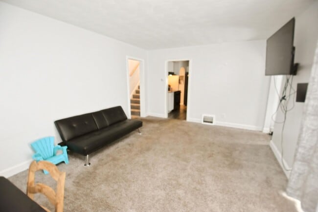 Photo - 3 bedroom home located 1 mile from the University of Notre Dame