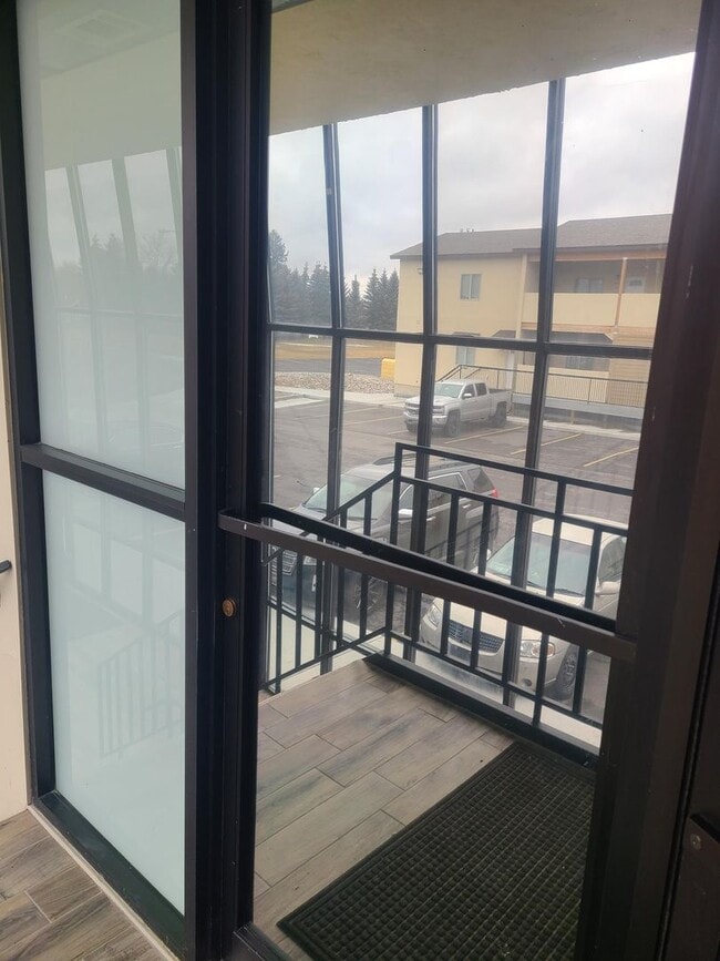 Building Photo - 17th St 6 Plex Unit 1424 #2