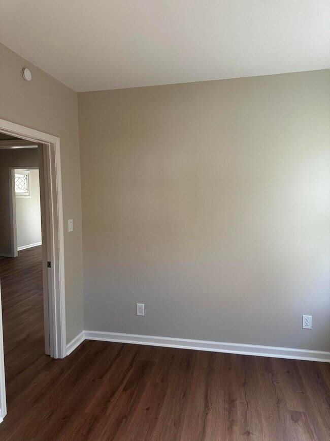 Photo - 3224 Gladstone St