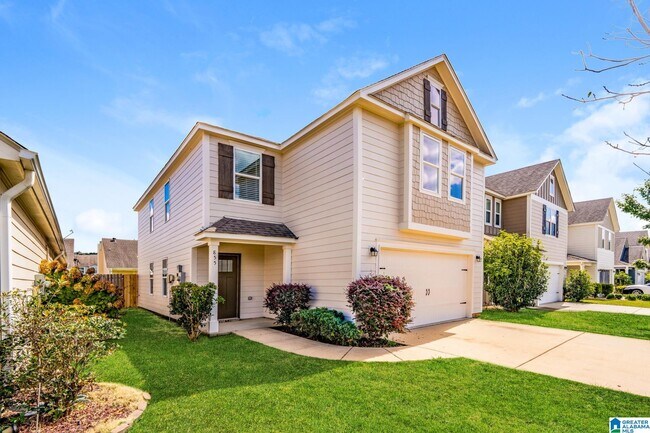 Photo - 855 Hawthorn Ln