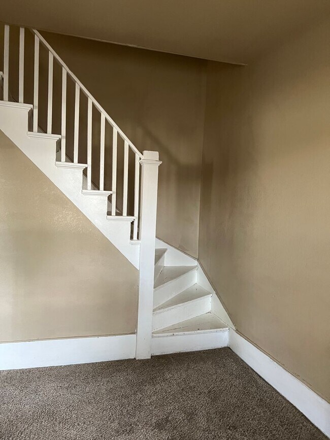 Charming and cozy 1900 Single Family Home Rental House Rental in