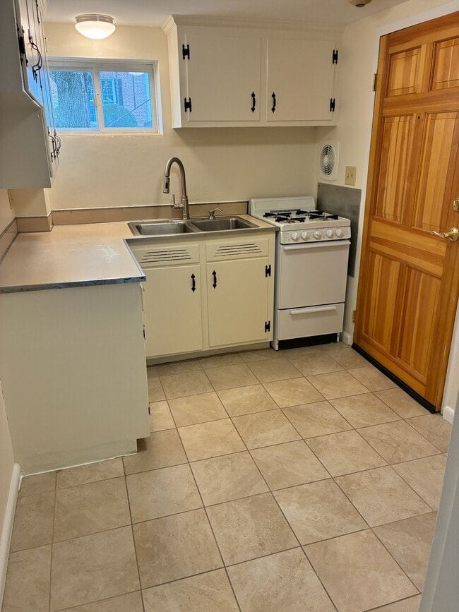 Photo - 7 Berry St Unit 1