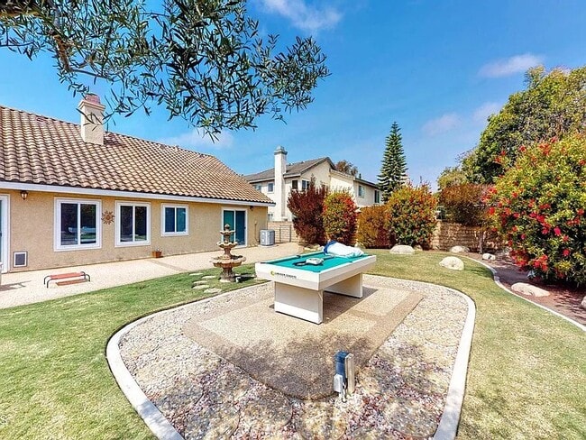 2520 Lobelia Dr