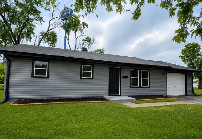 Building Photo - 7 Lazarcheff Dr