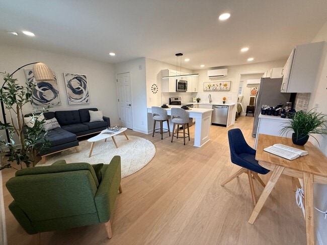 Building Photo - Hudson Building E Unit E11