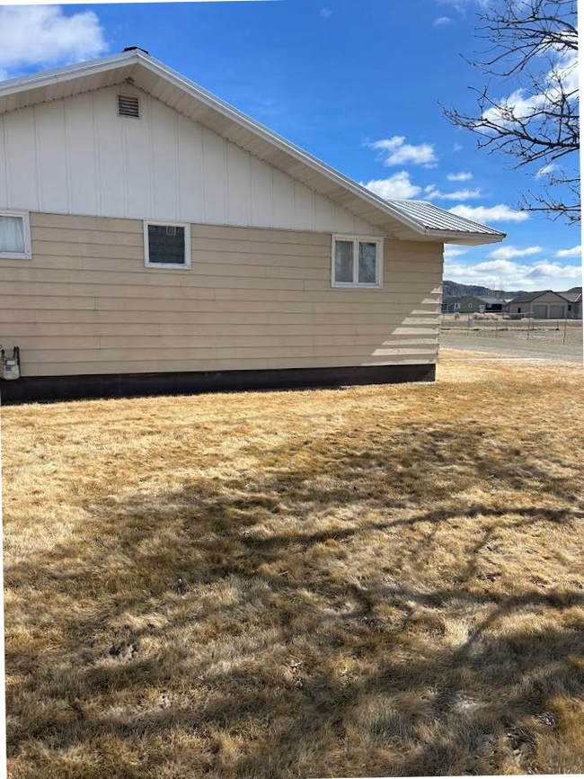 Photo - 405 Poppleton St