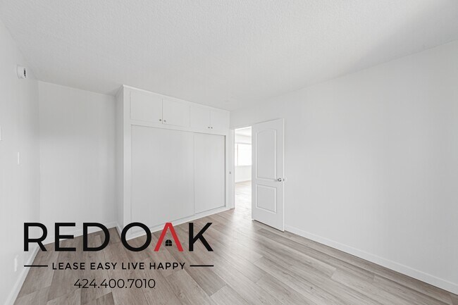 Photo - 8720 Owensmouth Ave Unit 5