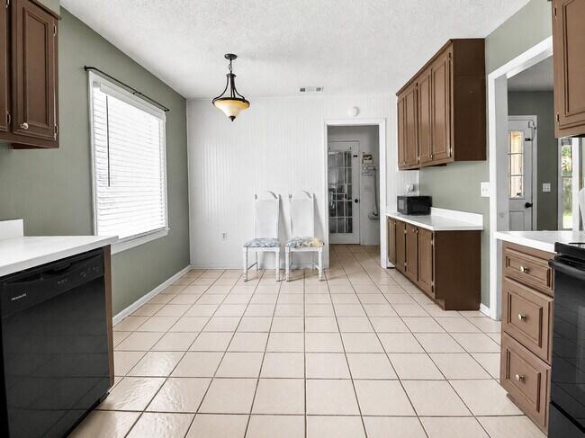 Photo - 127 Pine Bluff Dr