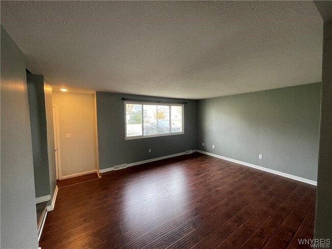 Photo - 5355 Lake Ave