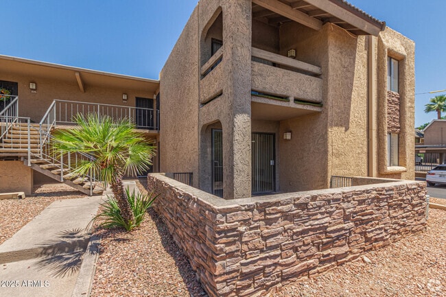 Building Photo - 3825 E Camelback Rd Unit 133 Rental