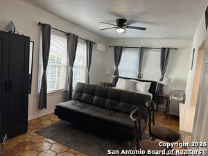 Building Photo - 302 Madison St Unit 4