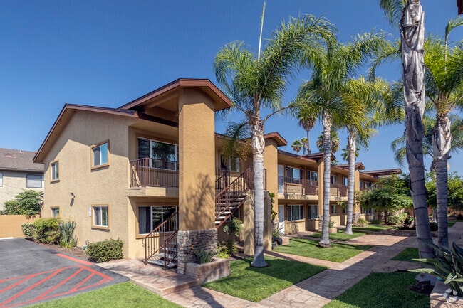 Building Photo - El Palacio *$500 Off* Rental