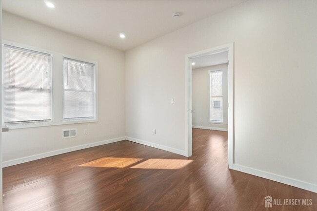 Photo - 824 George St Unit 1stFl