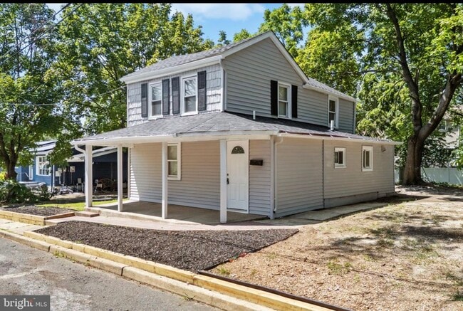 Photo - 27 E Phoenix Ave