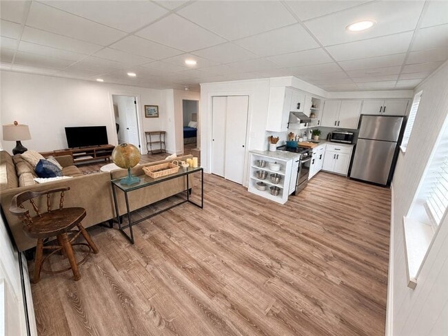 37 Lee Ave Unit 1