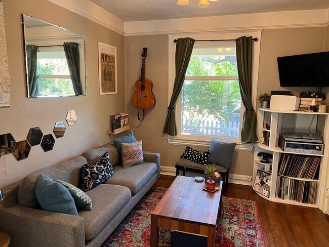 Photo - 222 NE 53rd Ave