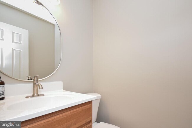 Photo - 8853 Teakwood Ct