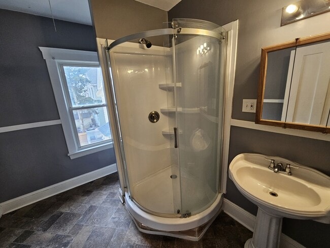 Photo - 2059 W 105th St