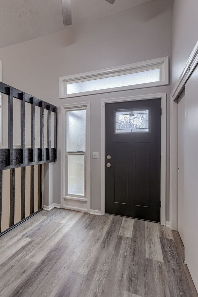 Photo - Great 4 Bedroom In Willow Wood!!