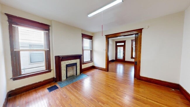 Photo - 6 BEDROOMS + 3 BATHROOMS Available August ...