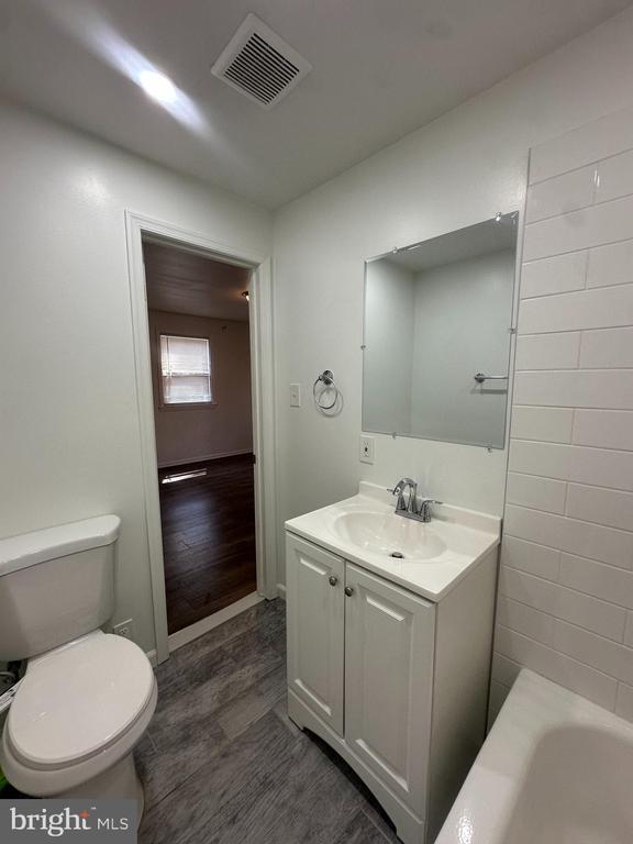Photo - 832 Fuller St