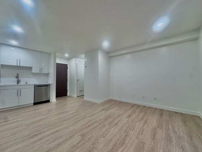 Photo - 415 S New Hampshire Ave Unidad 103