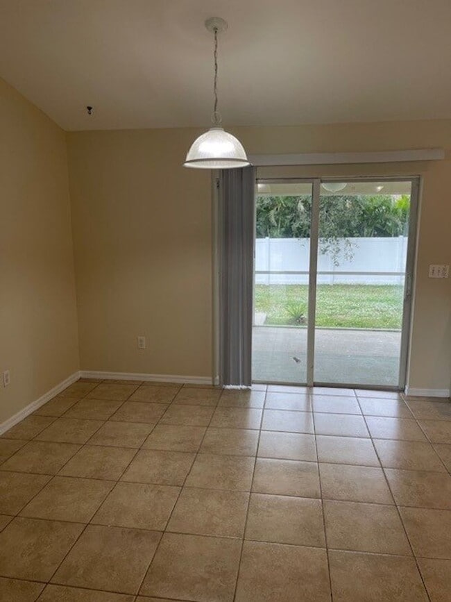 Photo - 910 SW 34th Terrace