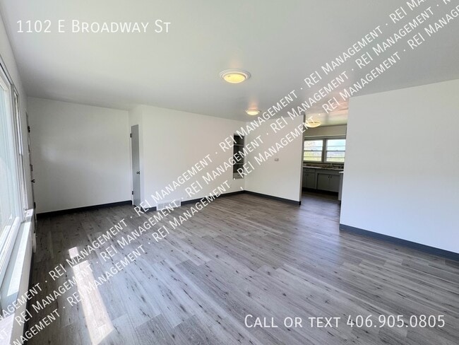 Photo - 1102 E Broadway St