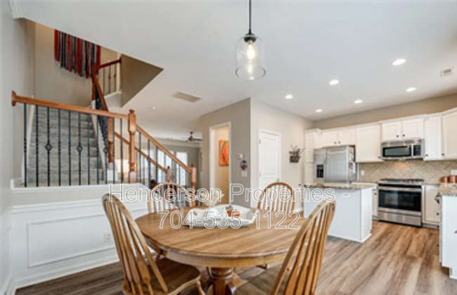 920 Lyndley Dr