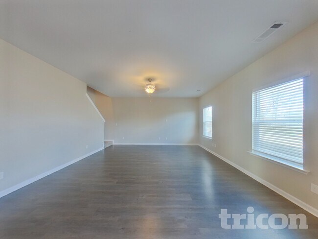 Photo - 1392 Deutz Dr