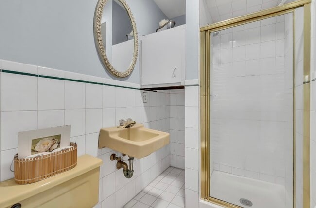 Photo - 8 Winona Ter Unit White Deer Plaza