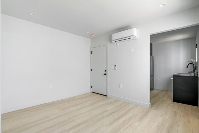 Photo - 215-225 Lucas Ave