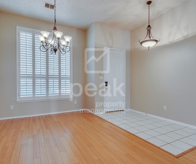 Photo - $2600! Beautiful 3 Bed, 2 Bath home in desirable PLANO! Tour Now!