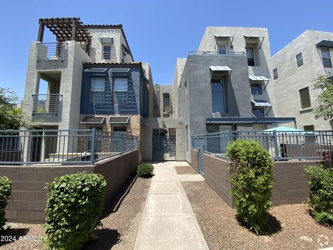 Building Photo - 615 E Portland St Rental