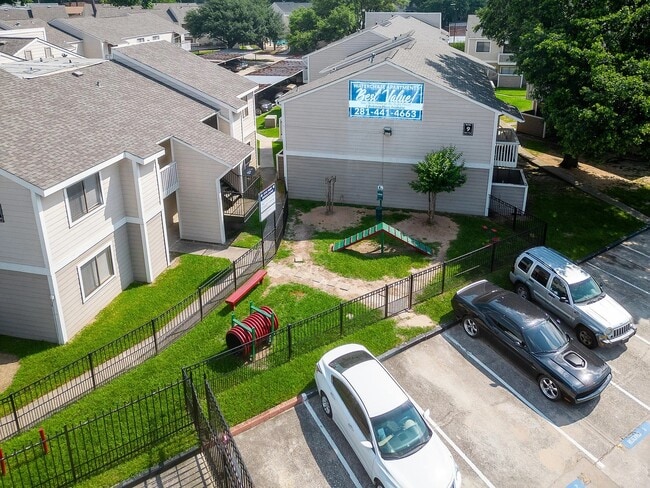 Building Photo - 15100 Golden Eagle Dr Unit 1008