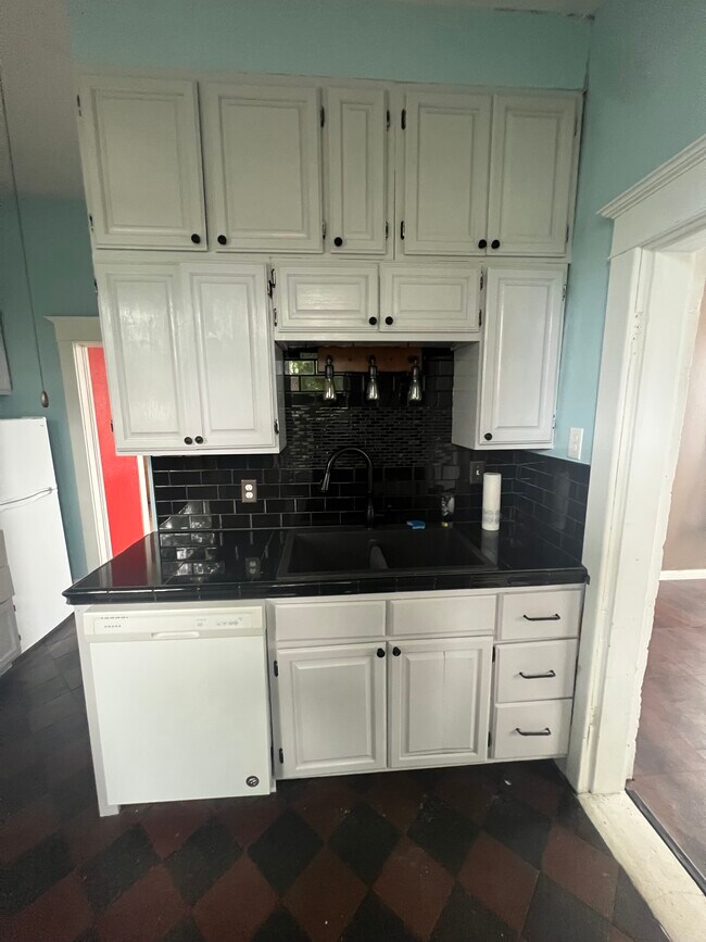 Photo - 807 1st St SW