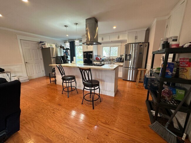 Photo - 117 Winston Dr Unit House