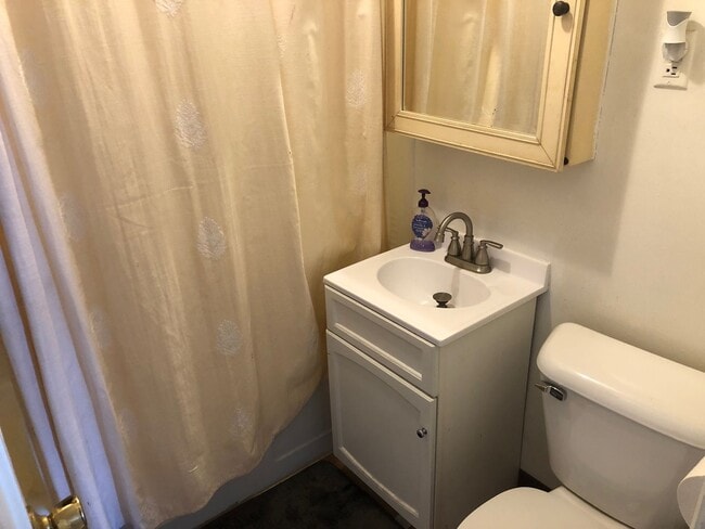 Photo - 1525-u Unit UPPER