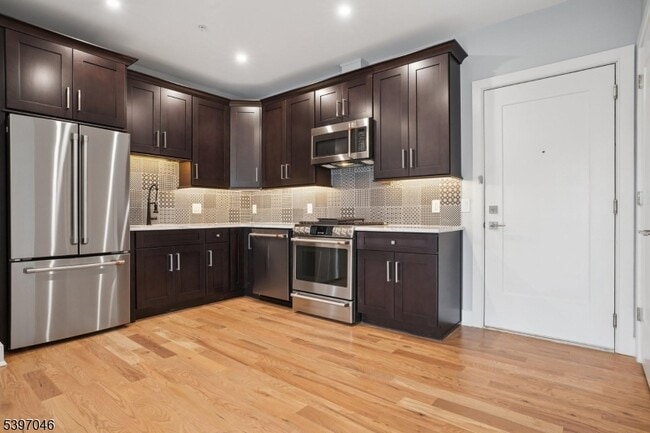 Photo - 106 Montgomery St