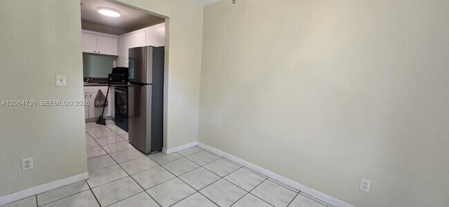 9092 NW 40th St