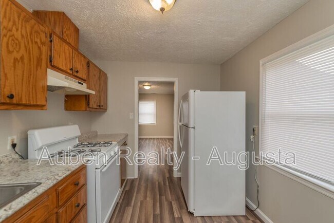 Photo - 821 Forsythe St