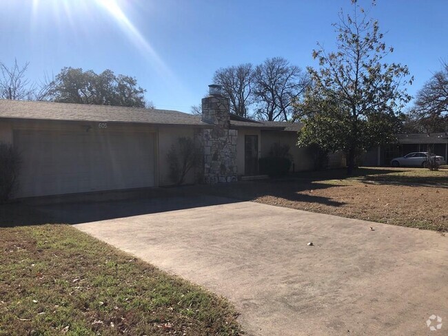 Building Photo - 605 Cardinal Dr Rental