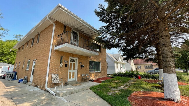 Building Photo - 3952 S 43rd St Rental