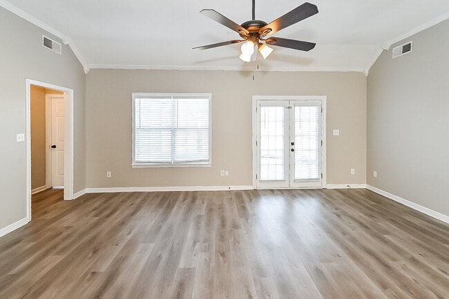 Photo - 3163 Big Ben S