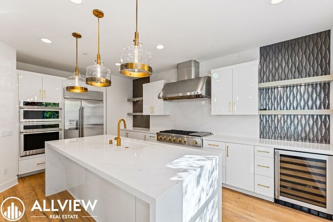 Building Photo - *Limited Move In Special - $1,000 off Firs... Rental