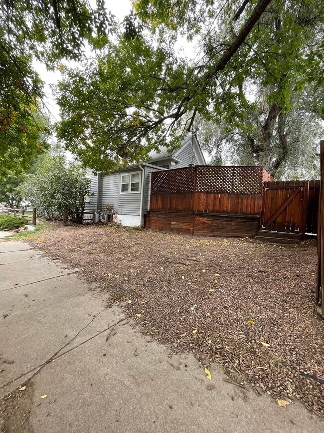 Photo - 402 W Dale St