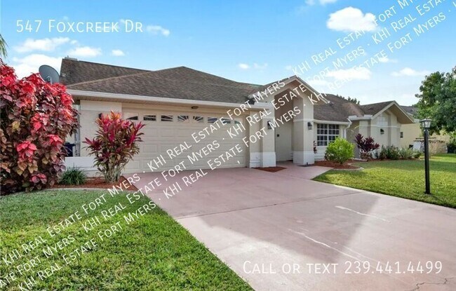 Photo - 547 Foxcreek Dr House