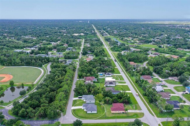 Building Photo - 4476 Skyway Ave