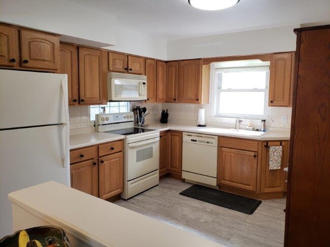Photo - 7410 Beechwood Dr