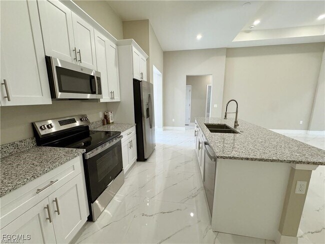 Photo - 236 Nautilus Ave S